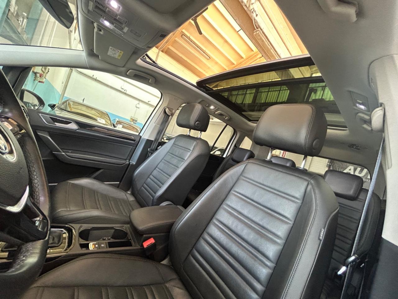 Volkswagen Touran 2.0 TDI 150 CV SCR DSG Executive BlueMotion Tech.