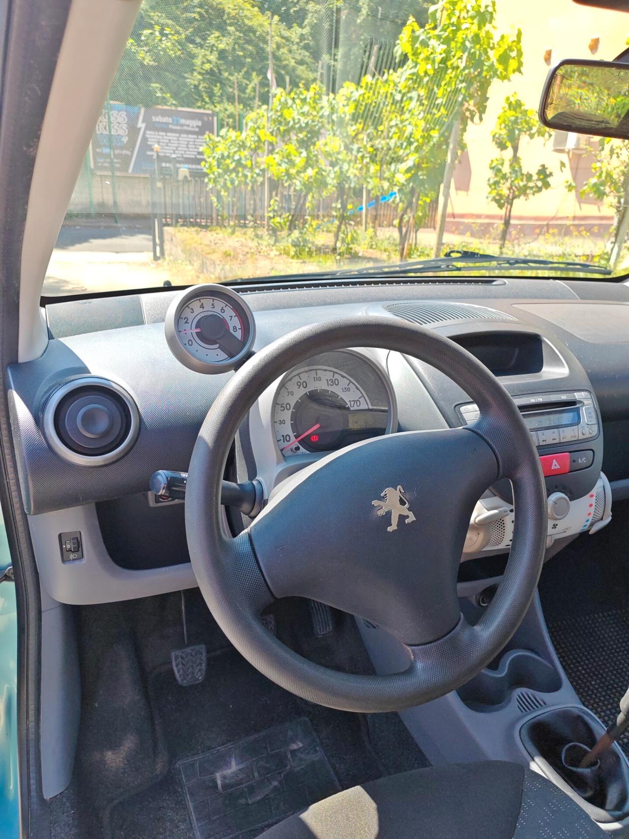 Peugeot 107 RESTYLING PERFETTA VOMERO 2011
