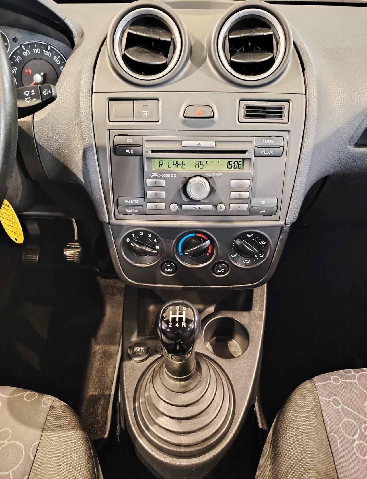 Ford Fiesta 1.2 16V 5p. Ghia