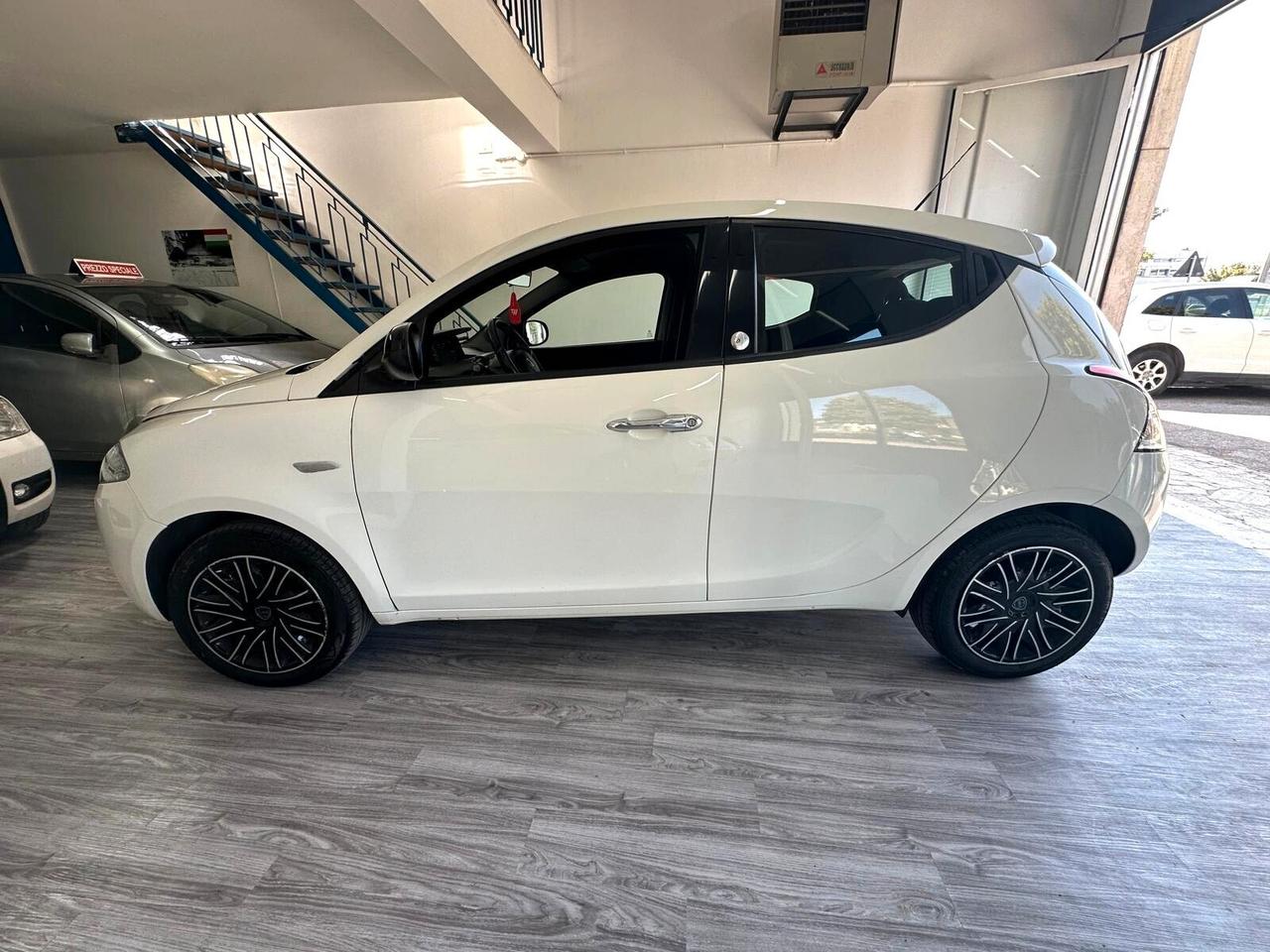 Lancia Ypsilon 1.2 69 CV 5 porte GPL Ecochic Gold