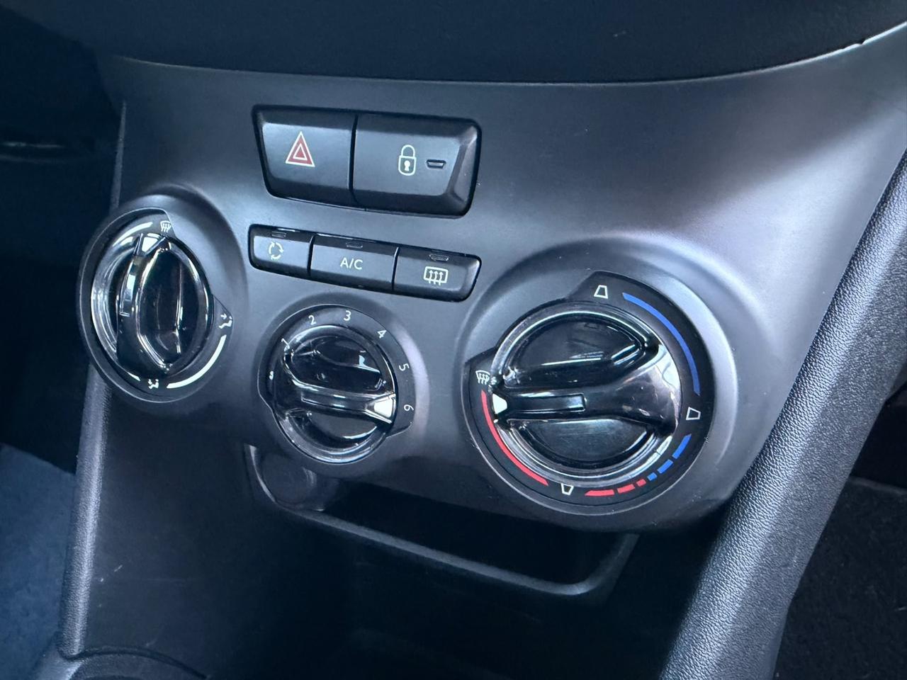 Peugeot 208 autocarro motore sostituito