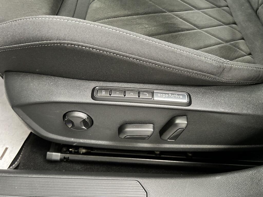Volkswagen Golf 2.0 TDI SCR Style DSG