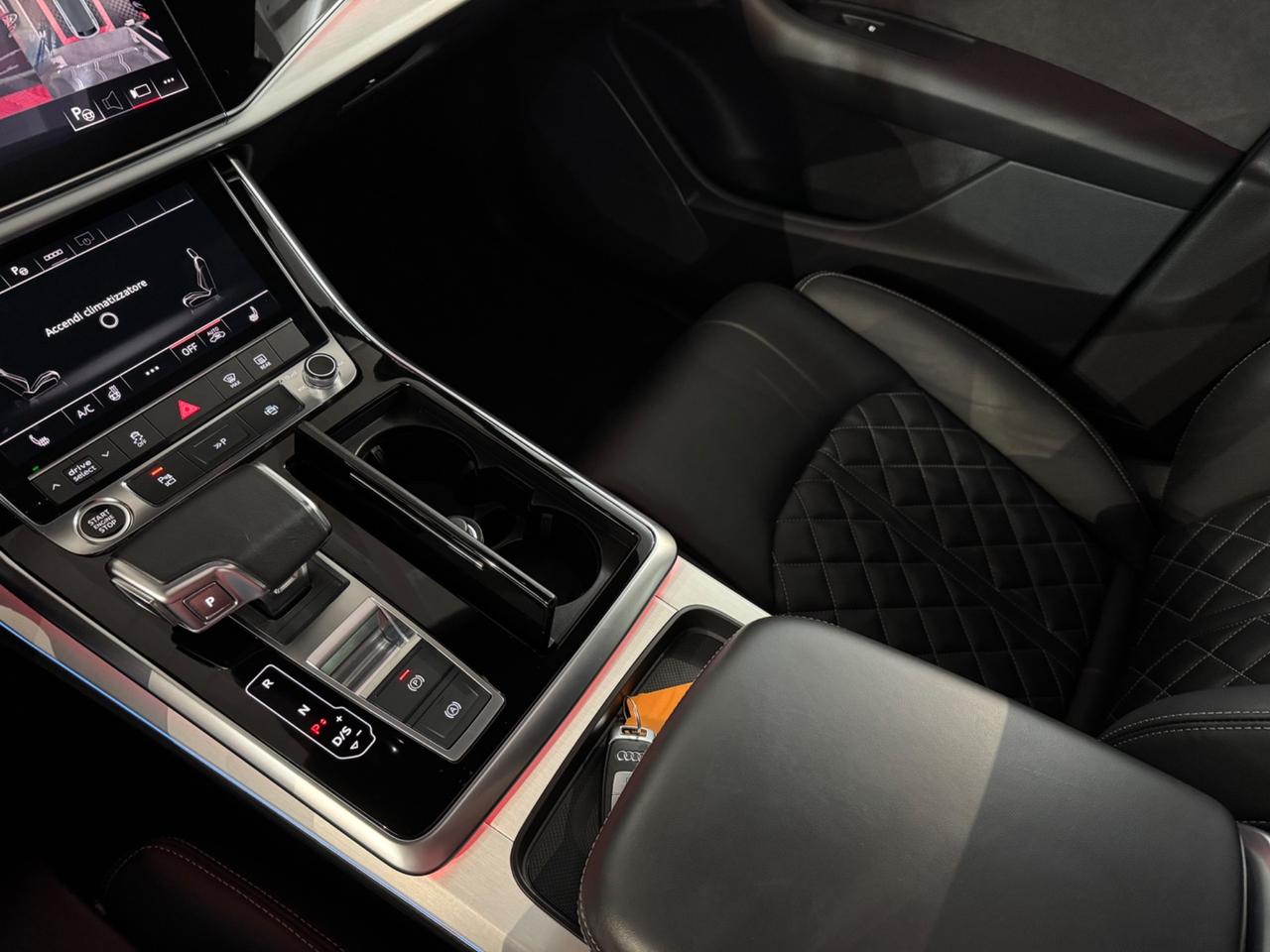 Audi Q8 50 TDI 286 CV quattro S-line