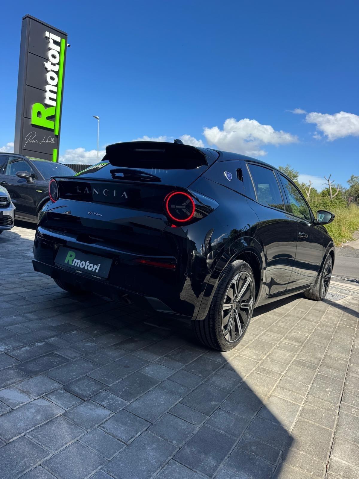 Lancia Ypsilon Hybrid e-DCT LX