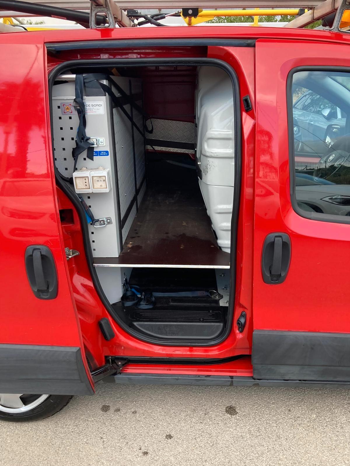 Fiat Fiorino 1.3 MJT 95CV Cargo Adventure Attrezzato