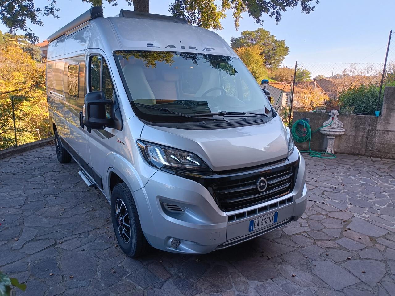 Laika KOSMO VAN 6.1 2.3 MJT 140CV