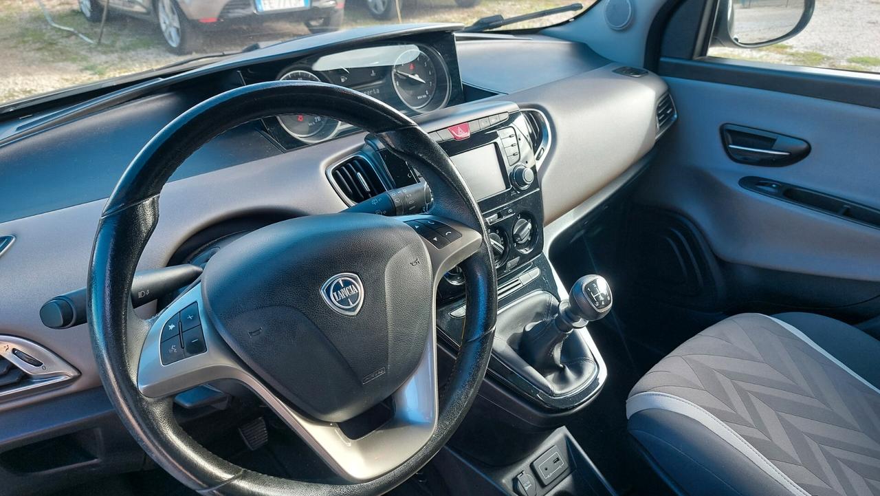 Lancia Ypsilon 1.2 69 CV 5 porte GPL Ecochic Platinum