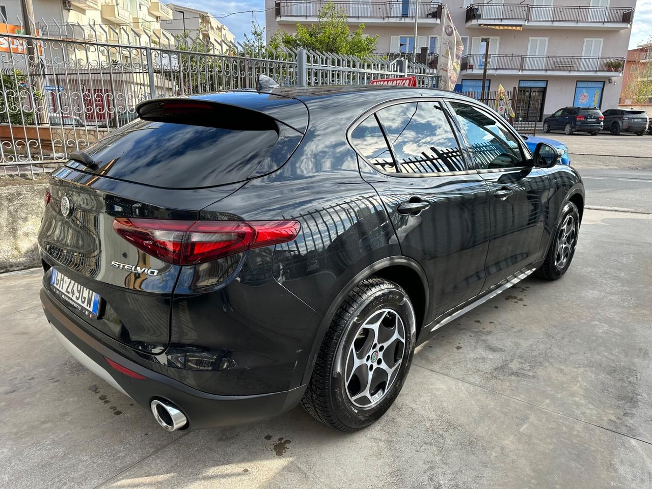 Alfa Romeo Stelvio 2.2 Turbodiesel 190 CV AT8 RWD Business