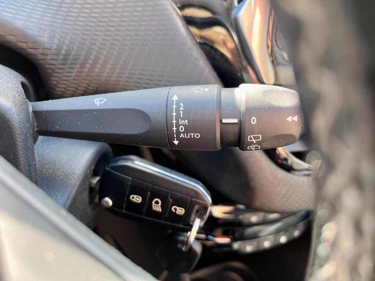 Peugeot 2008 1.6 BlueHDi 100cv Allure 2016