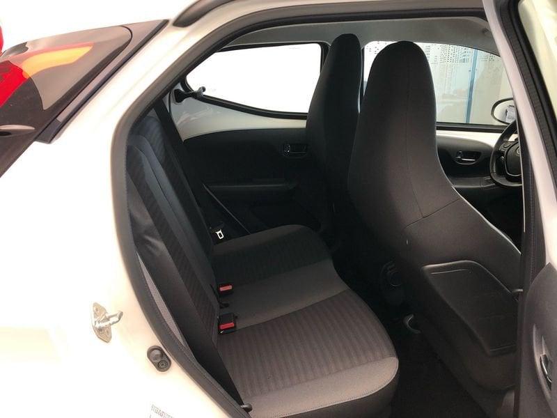 Toyota Aygo Aygo Connect 1.0 VVT-i 72 CV 5 porte x-play