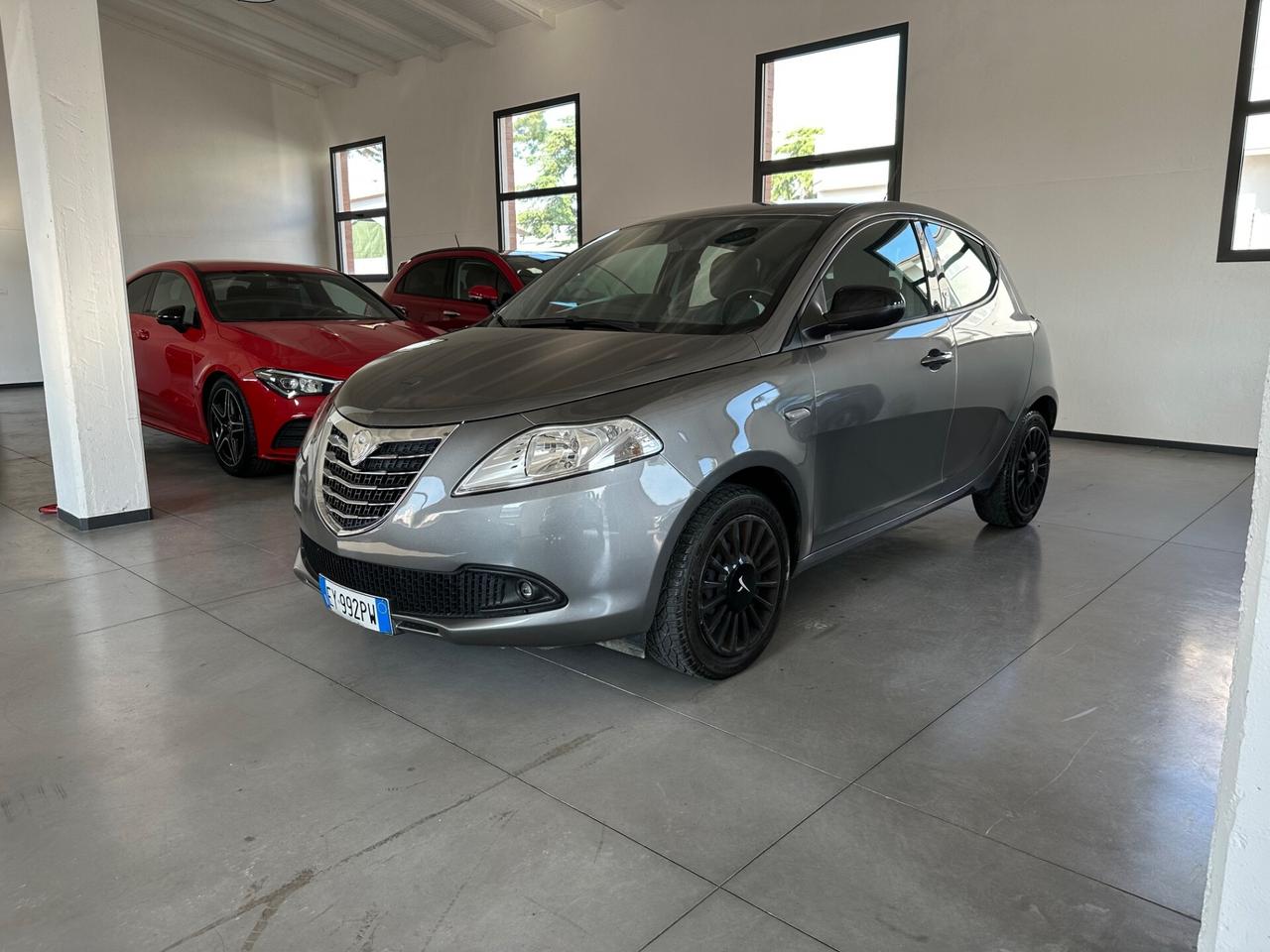 Lancia Ypsilon 1.2 69 CV 5 porte Gold