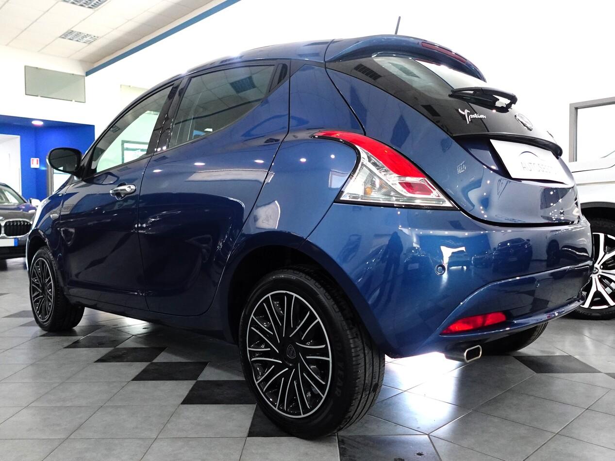 Lancia Ypsilon III 1.0 FIREFLY HYBRID 70 CV GOLD