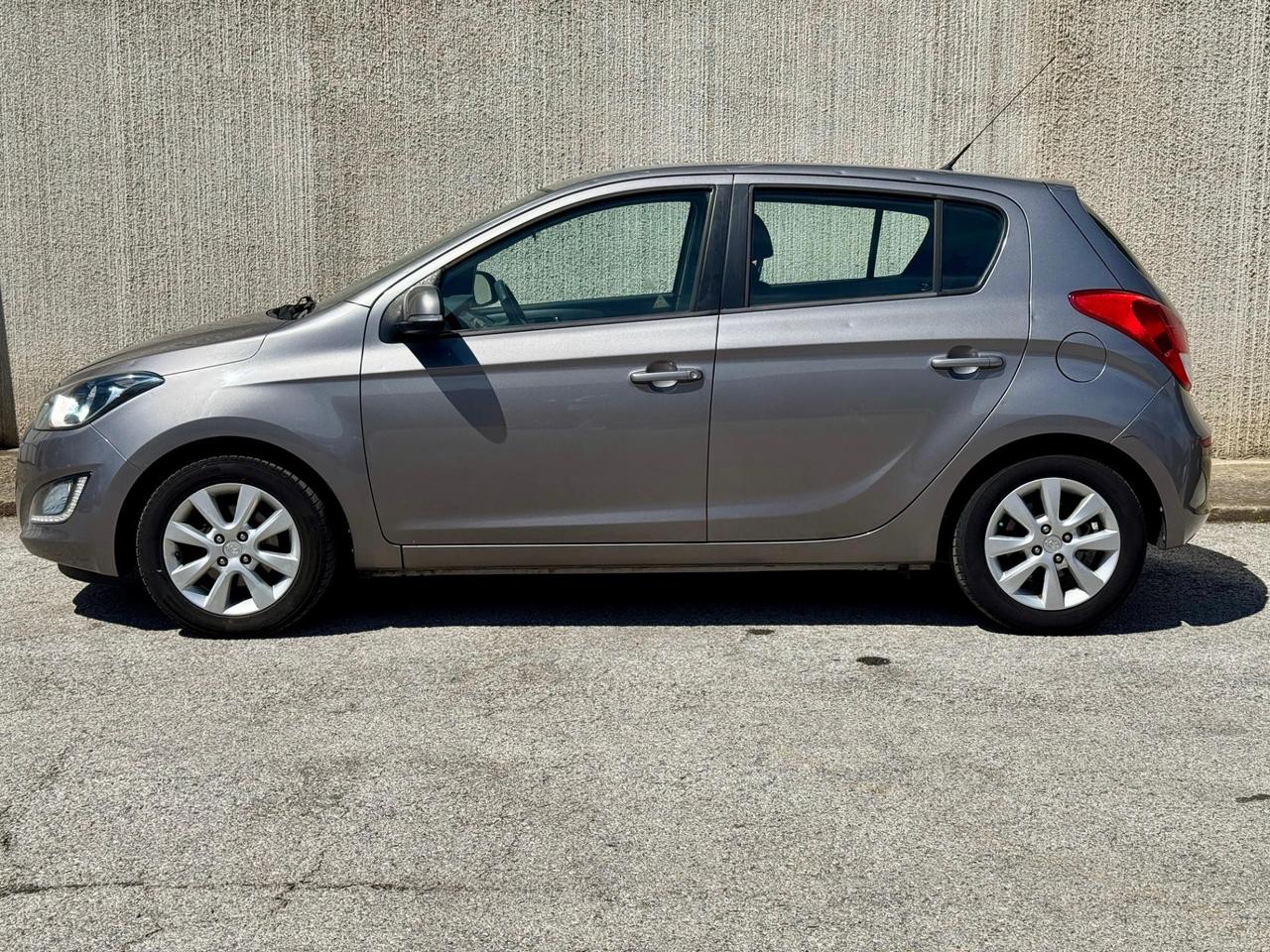 Hyundai i20 1.2 5p. Econext Sound Edition