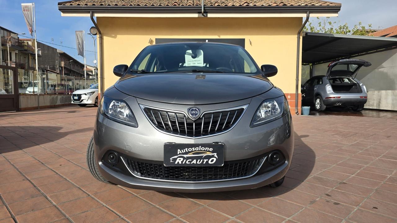 Lancia Ypsilon 1.0 FireFly 5 porte S&S Hybrid Ecochic Silver