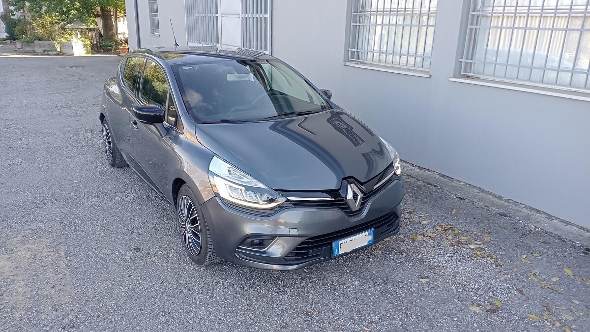 Renault Clio 1.5 dci Moschino Zen -