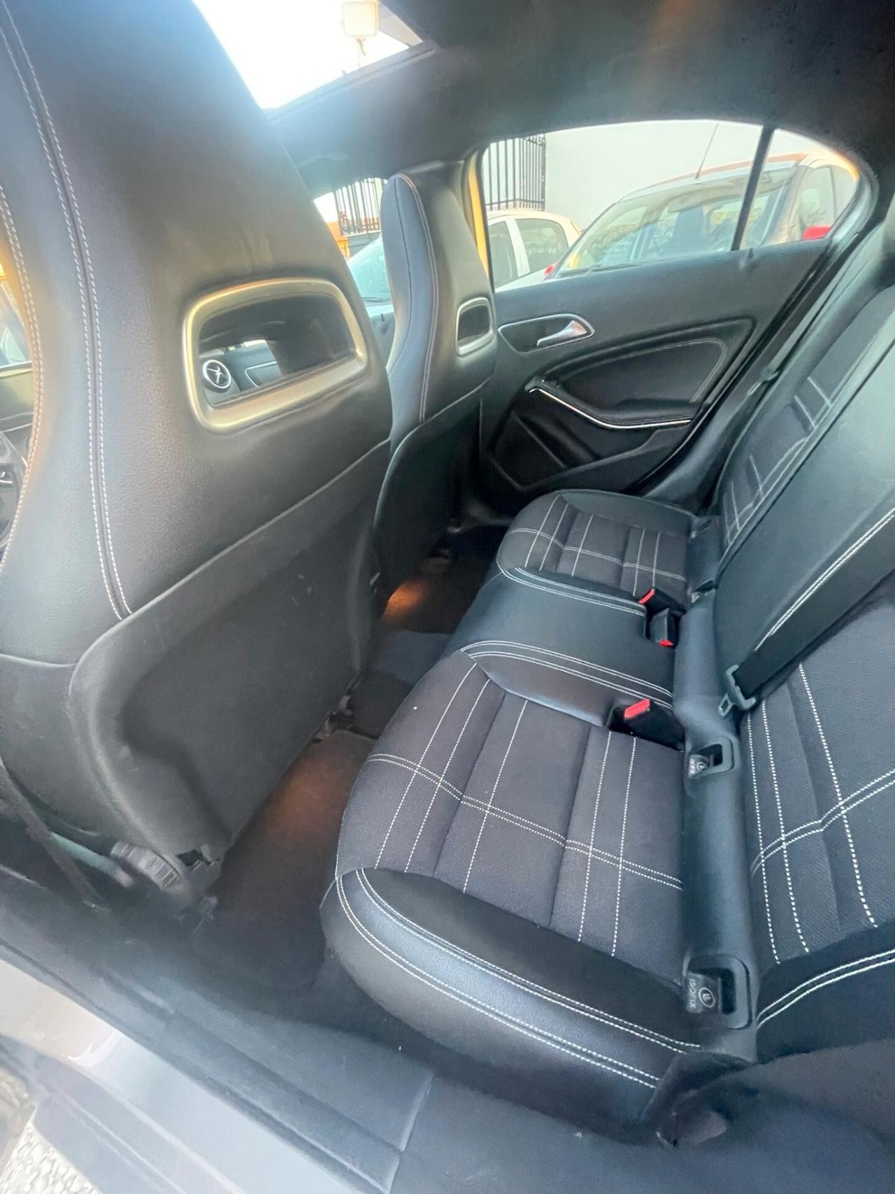 Mercedes-benz A 180 DARK NIGHT EDITION