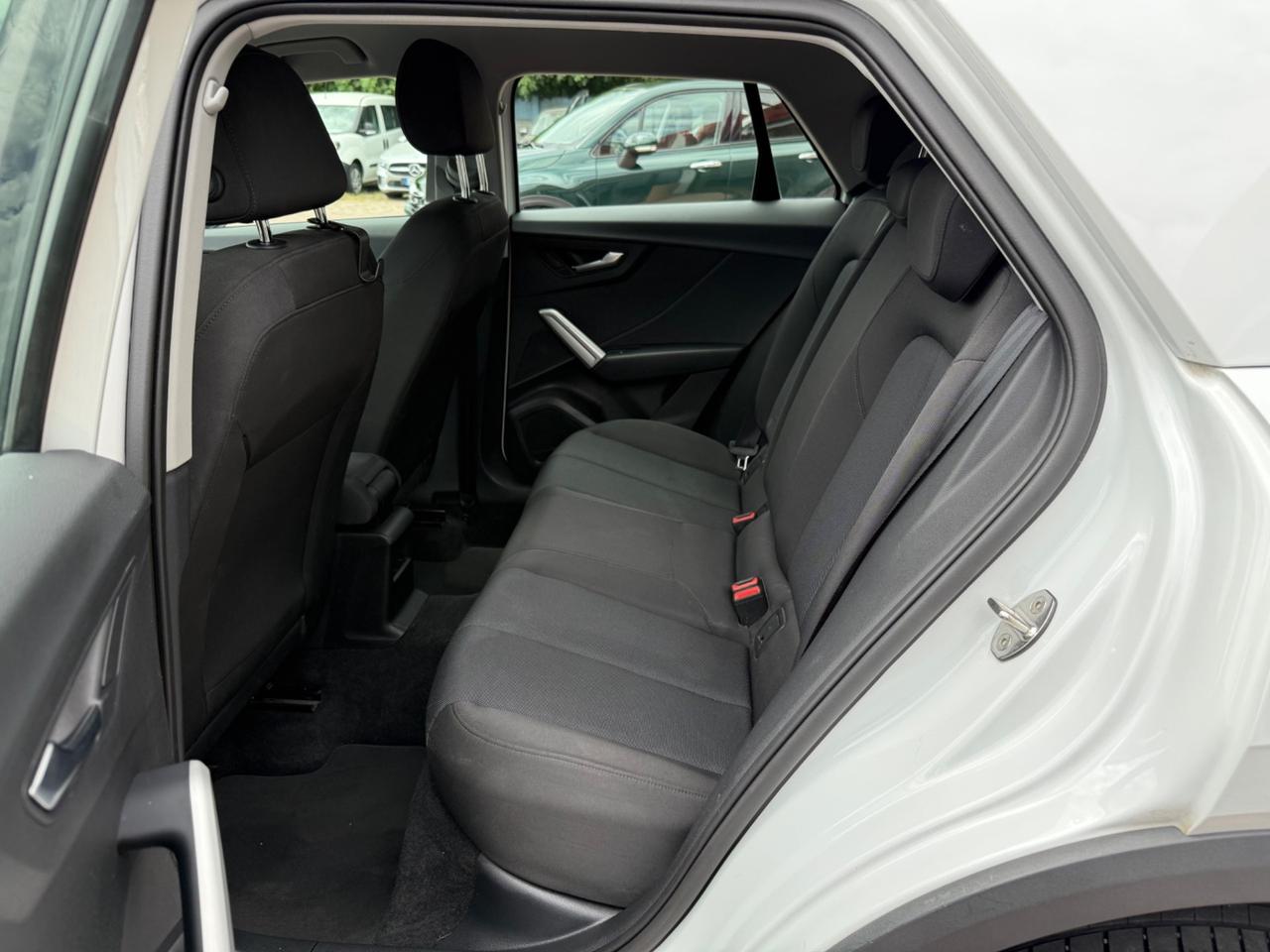Audi Q2 35 TDI quattro S tronic Business