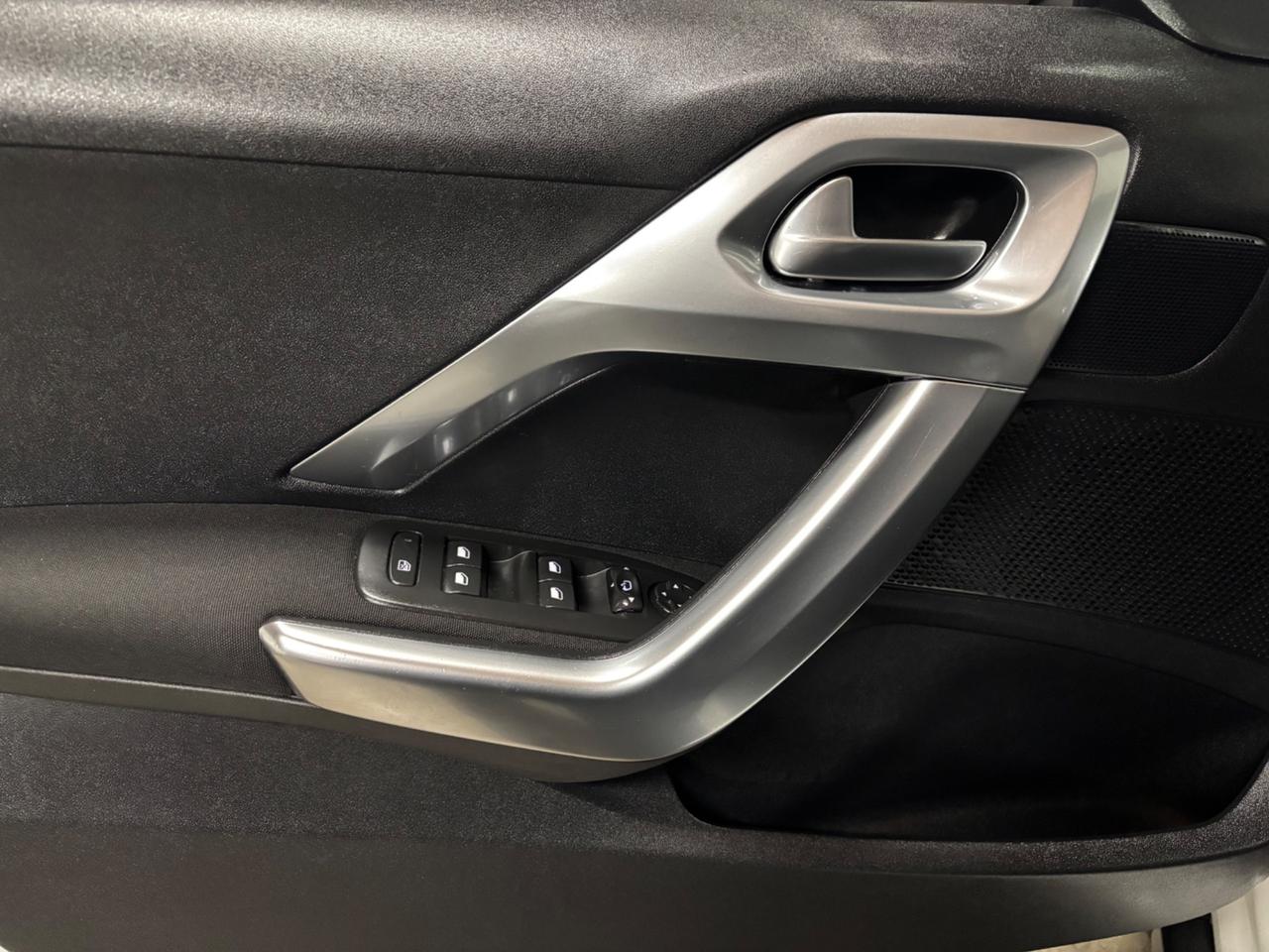 Peugeot 2008 1.2 B / GPL 2029 OK NEOPATENTATI Allure