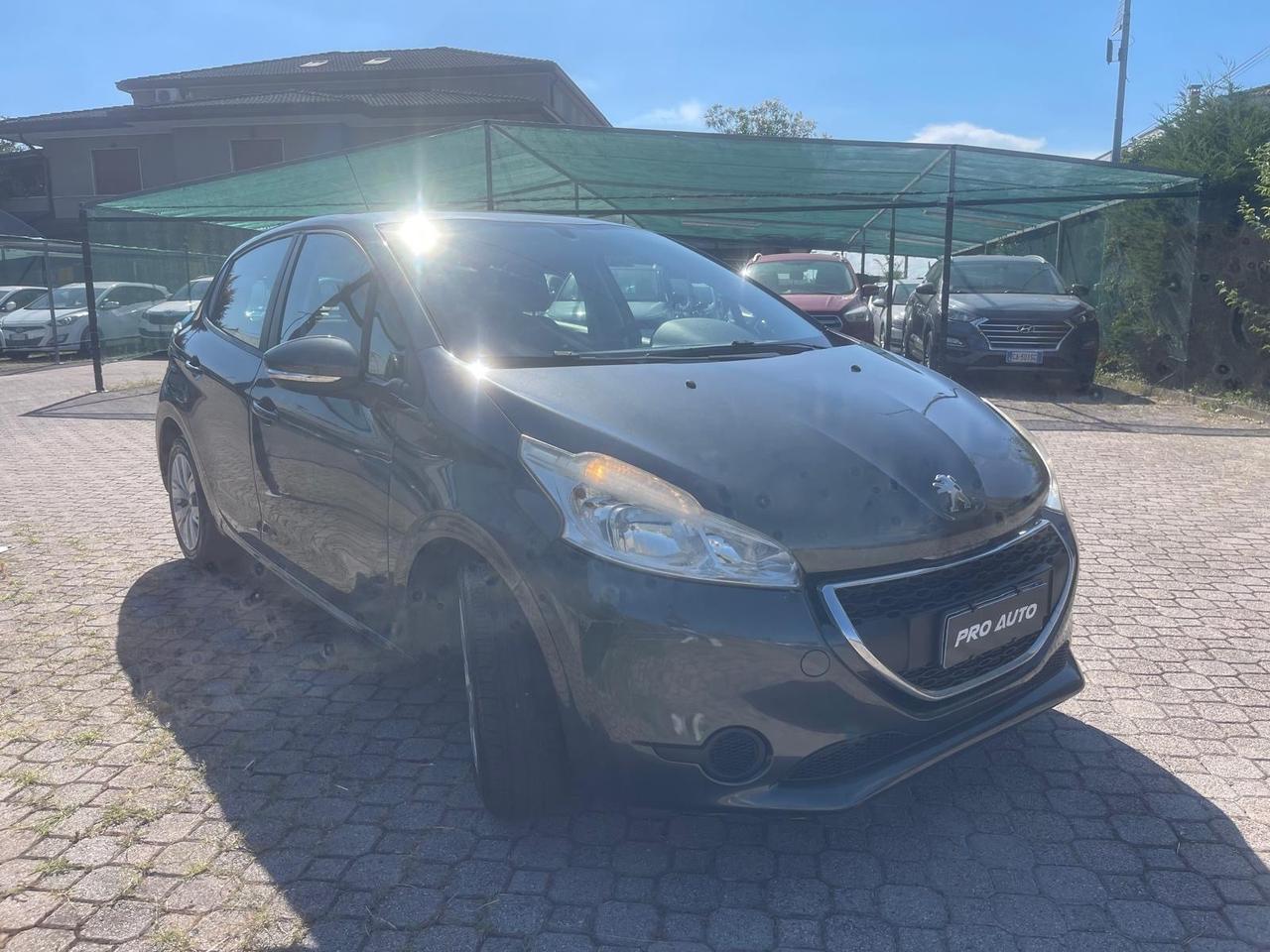 Peugeot 208 1.4 HDi 68 CV 5 porte Allure