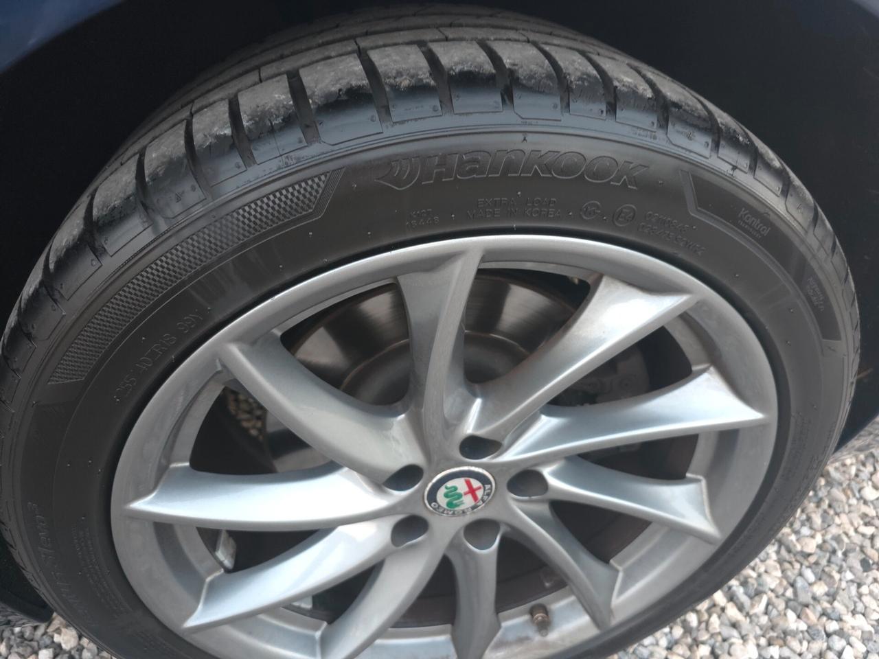 Alfa Romeo Giulia 2.2 Turbodiesel 210 CV AT8 AWD Q4 Veloce