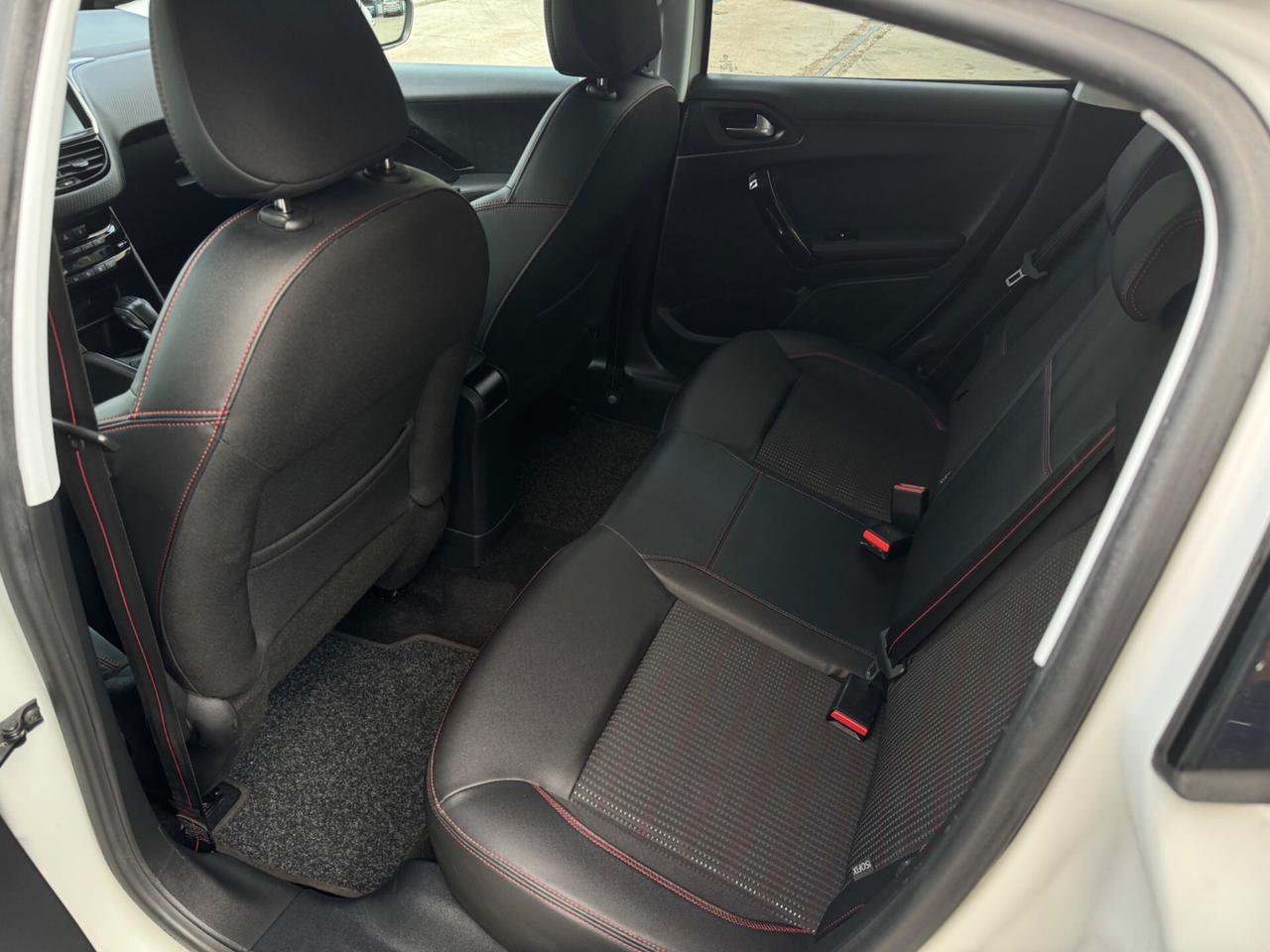 Peugeot 208 GT Line 1.2 110CV NEOPATENTATI