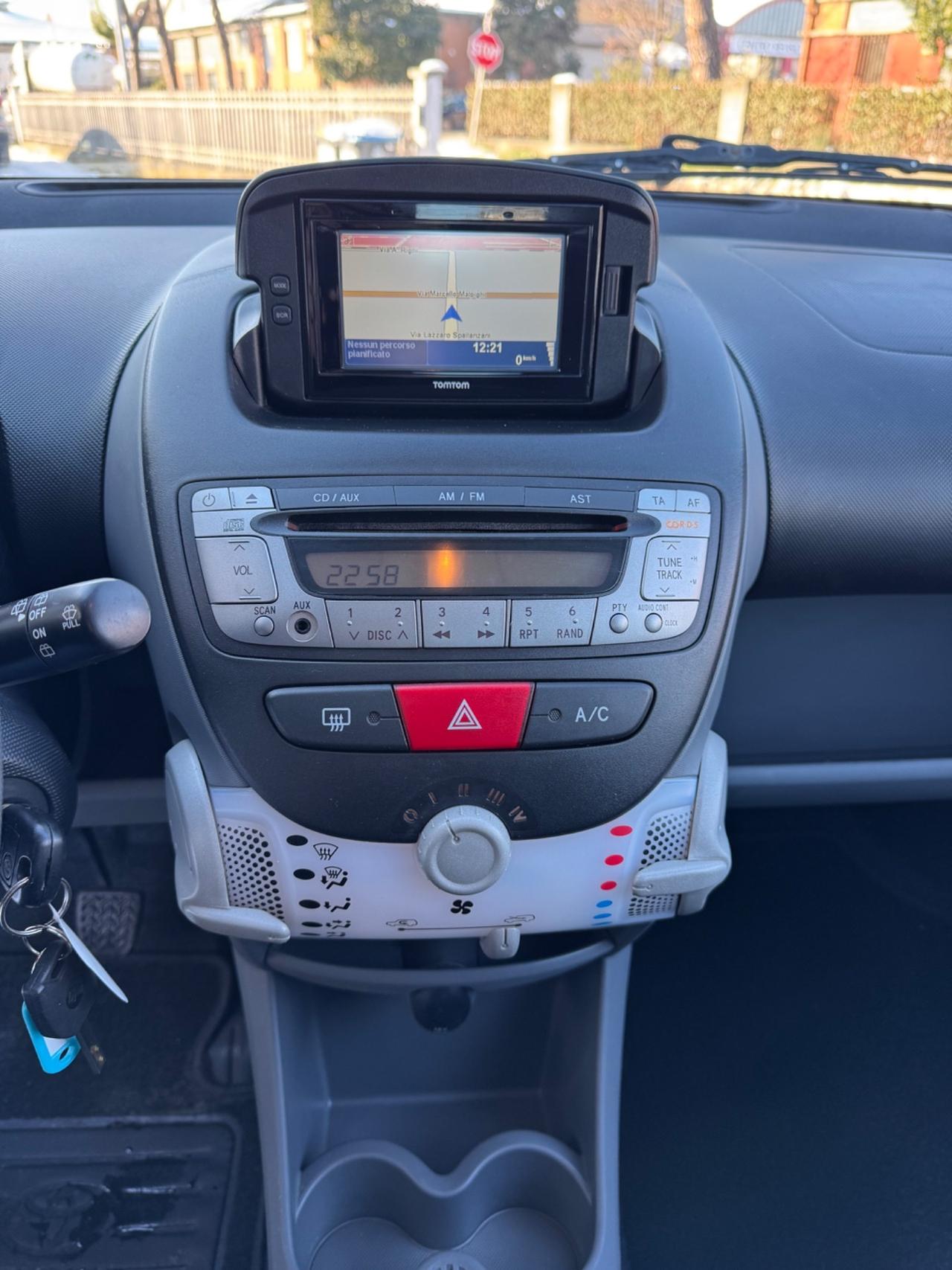 Toyota Aygo 1.0 12V VVT-i 5 porte Now Connect