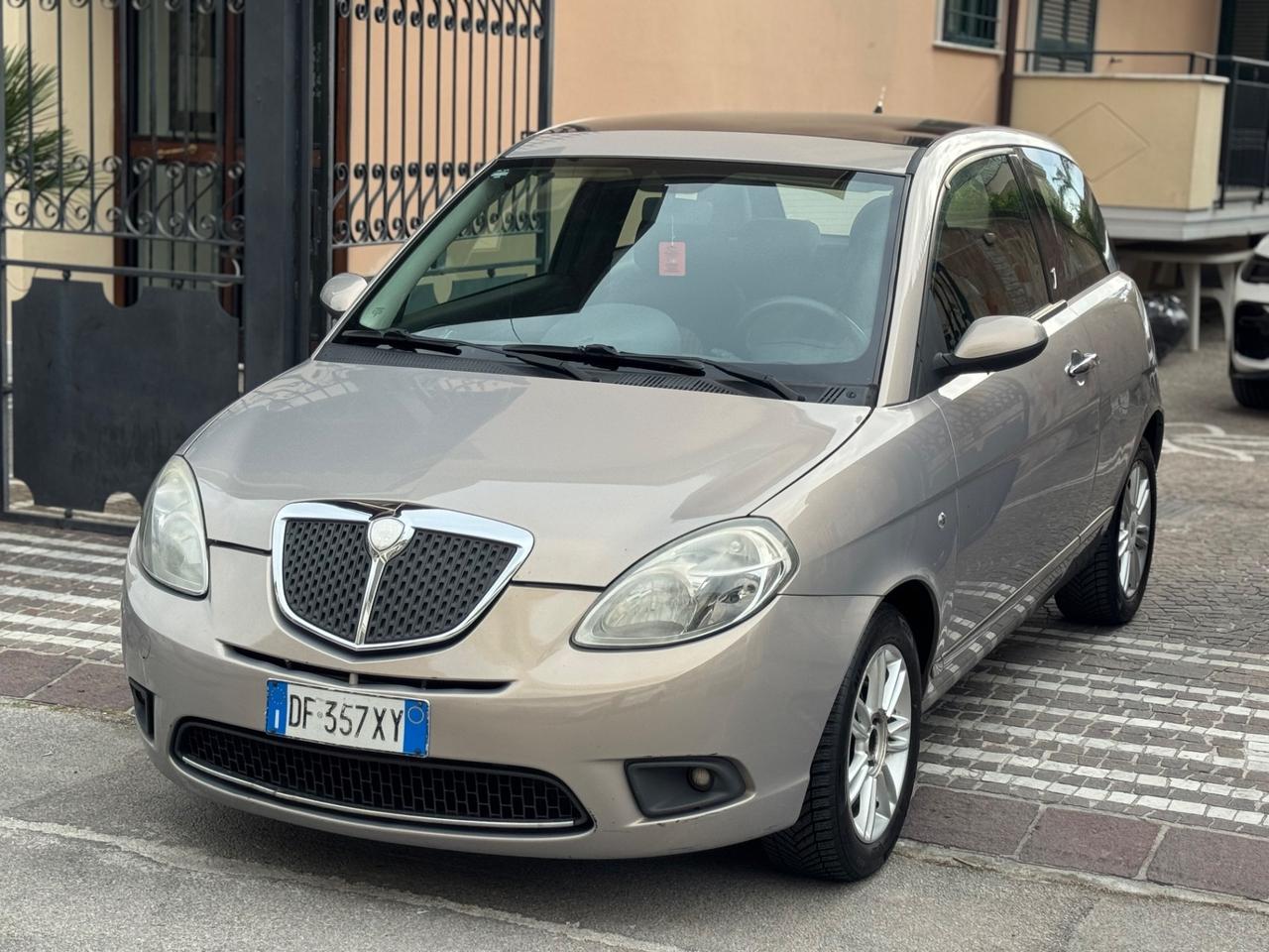 Lancia Ypsilon 1.2 Oro Giallo