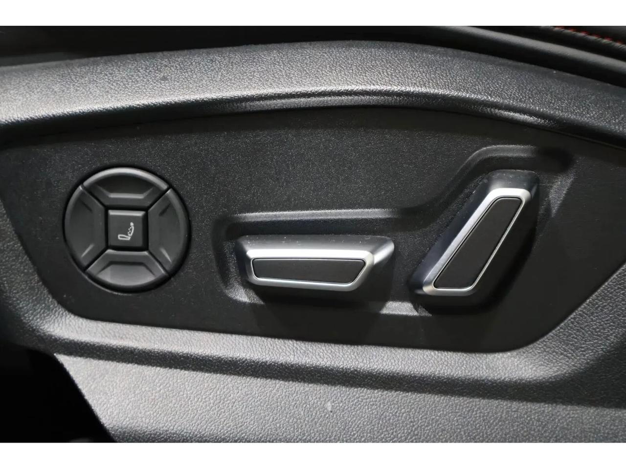 Audi RS Q8 PERFORMACE 640CV CARBO/TETTO/MATRIX/360°/SEDILI A GUSCIO/