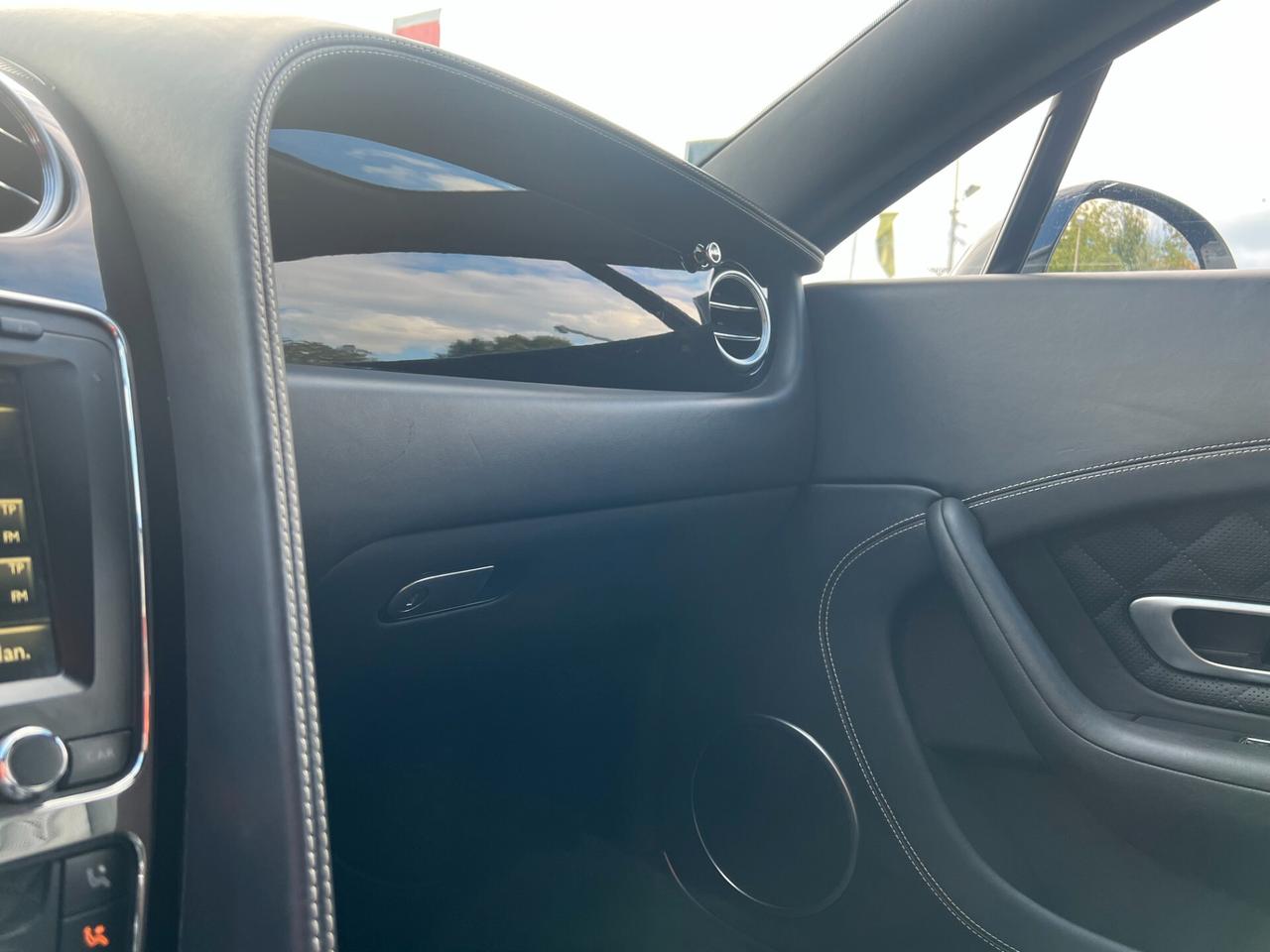 Bentley Continental GT V8 S/R"21/PINZA ROSSA/ SOFT CLOSE/SED VENTILATI