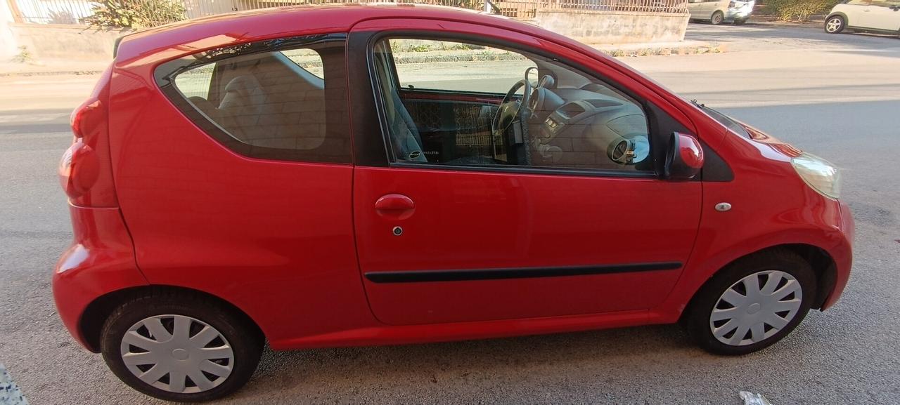 Peugeot 107 1.0 68CV 3p. Sweet Years