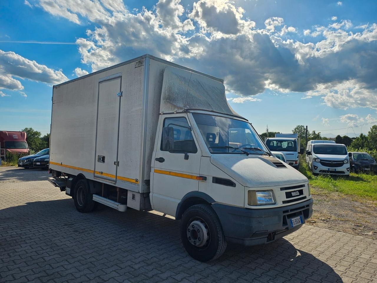 Iveco Daily SPONDA CARICATRICE CENTINA FIORI PATENTE C