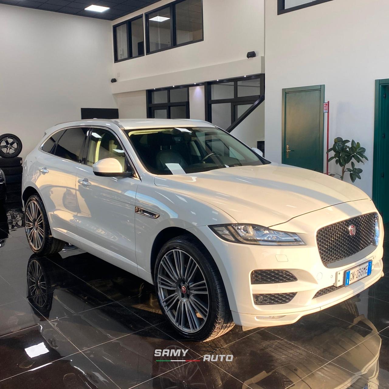 Jaguar F-Pace 3.0 D V6 300 CV AWD aut. 300 Sport