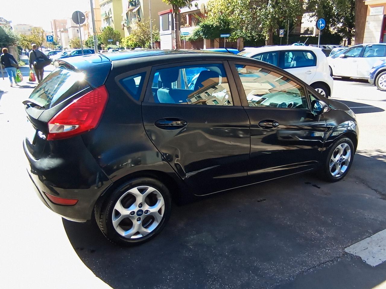 Ford Fiesta Ikon 1.4 TDCi 70CV 5 porte