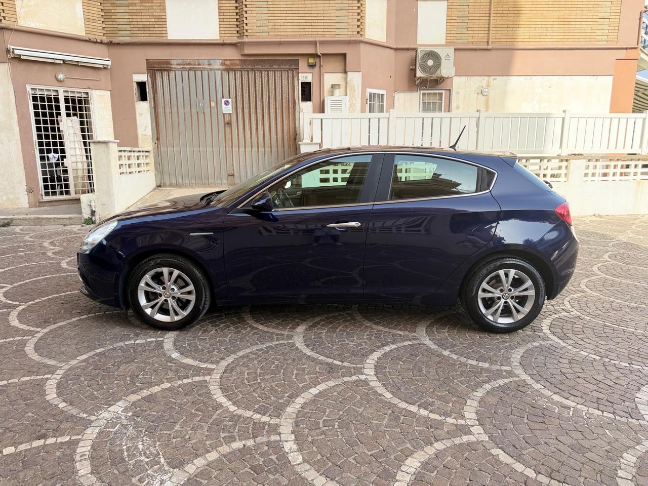Alfa Romeo Giulietta 1.6 JTDm-2 105 CV Distinctive
