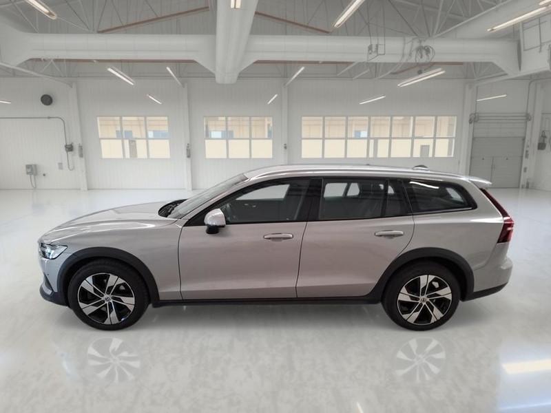 VOLVO V60 CROSS COUNTRY B4 D AWD AUTOM. CORE STATION WAGON