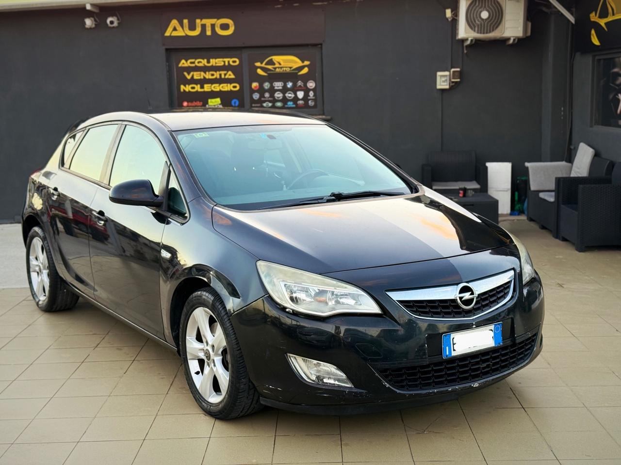 Opel Astra 1.7 CDTI 110CV 5 porte Cosmo Garanzia 12 Mesi