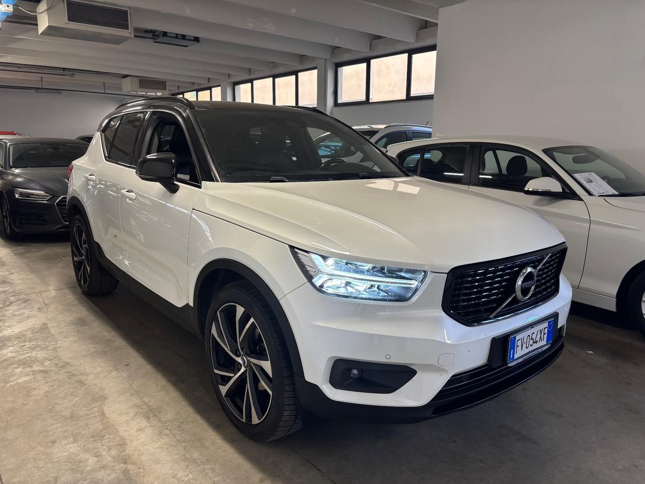 Volvo XC40 D3 GearTronic R-DESIGN |FULL OPTIONAL |