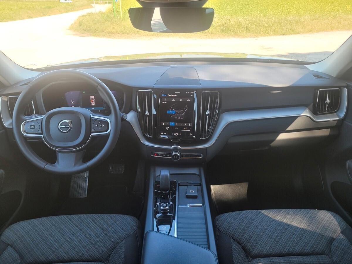 Volvo XC 60 B4 (d) AWD automatico Core