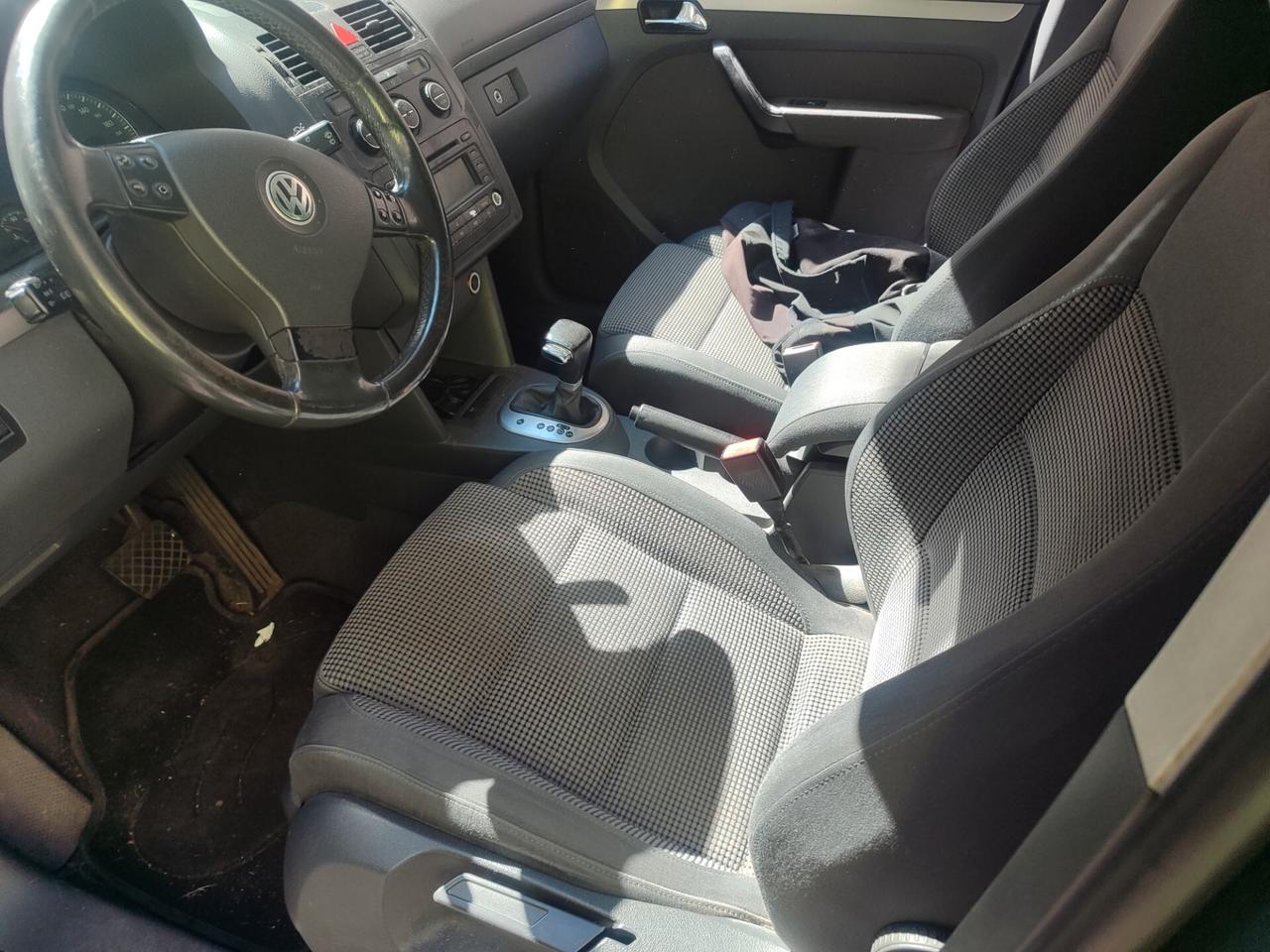 Volkswagen Touran 2.0 16V TDI DSG Trendline