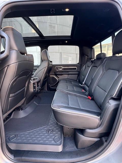 Dodge RAM Laramie Night Edition