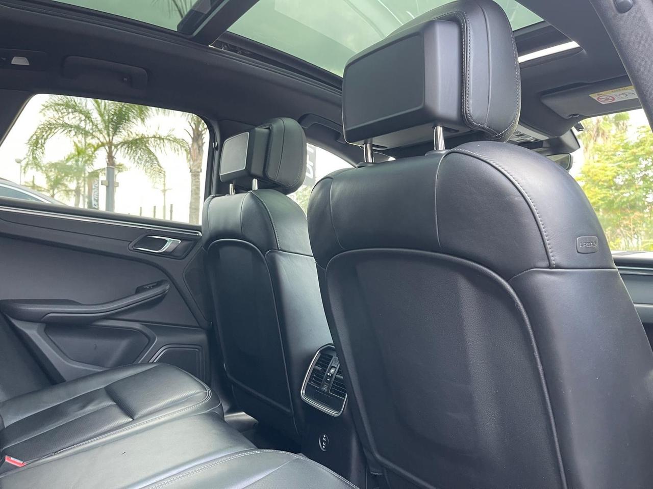 Porsche Macan 2.0-2021
