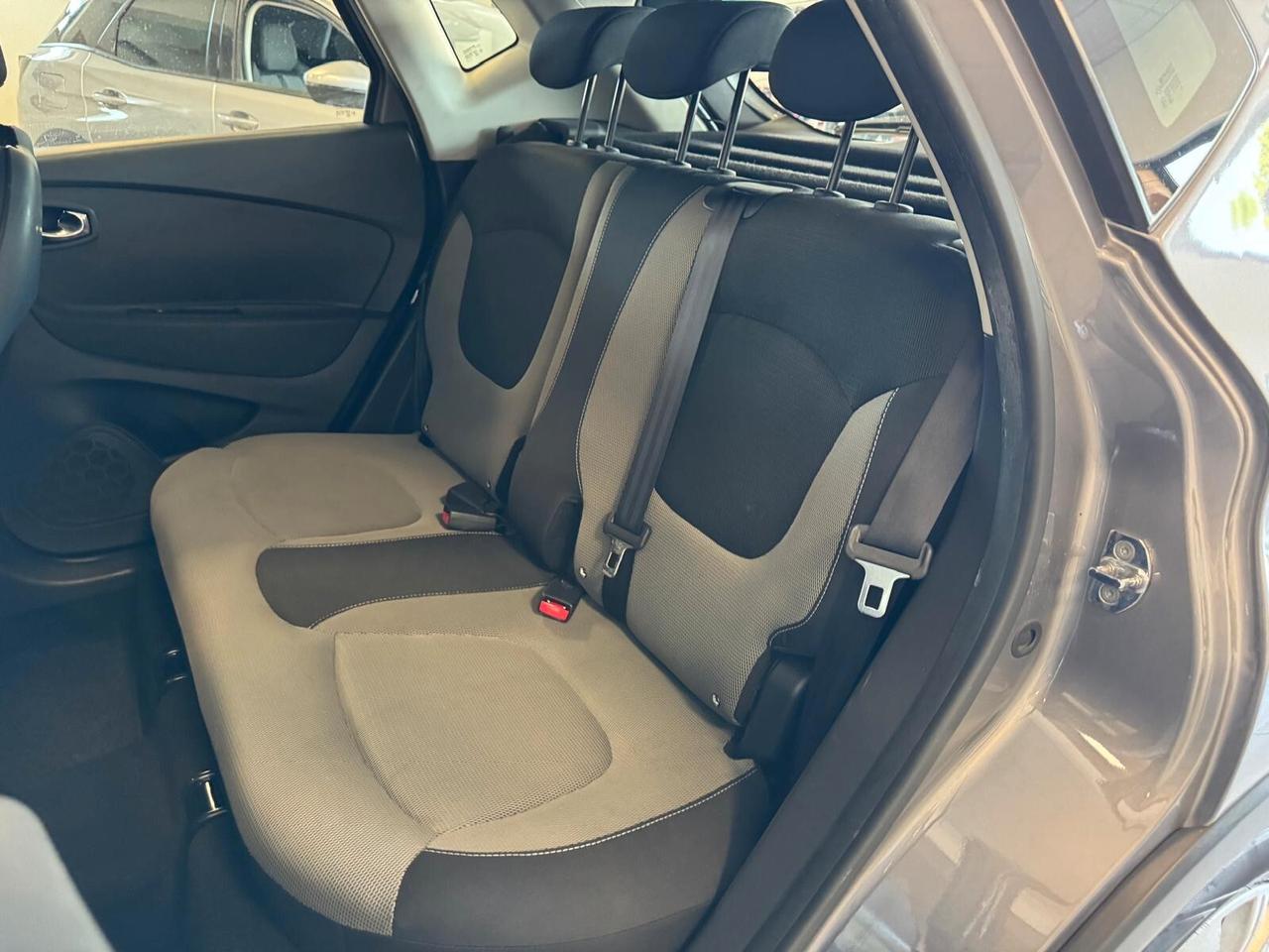 Renault Captur 0.9 TCE BENZ 90CV S&S ZEN UNIPRO 2015
