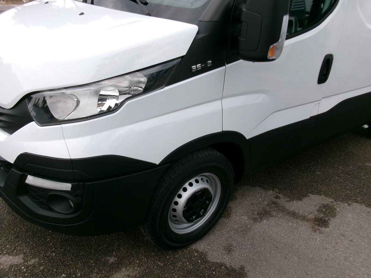 Iveco Daily 35S12 2.3 120CV EURO 6 FURGONE P.MEDIO *PERFETTO*