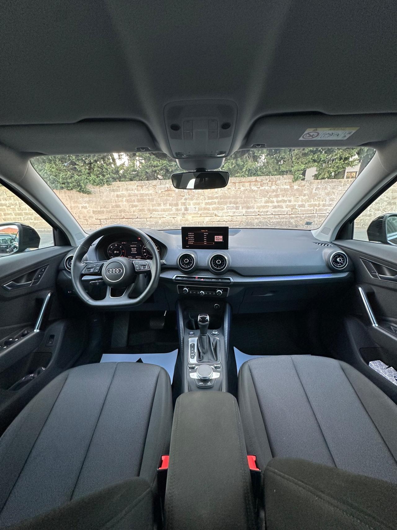 Audi Q2 30 TDI S tronic Identity Black