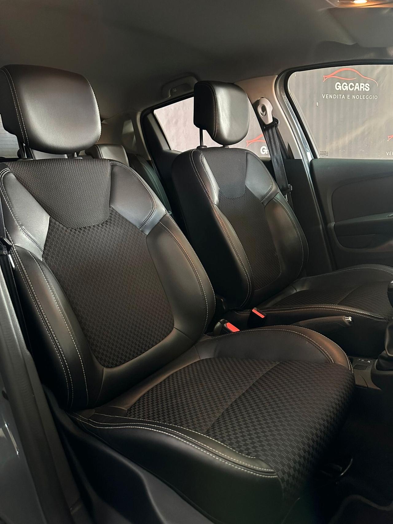 Renault Clio dCi 8V 90 CV 5 porte Moschino Intens