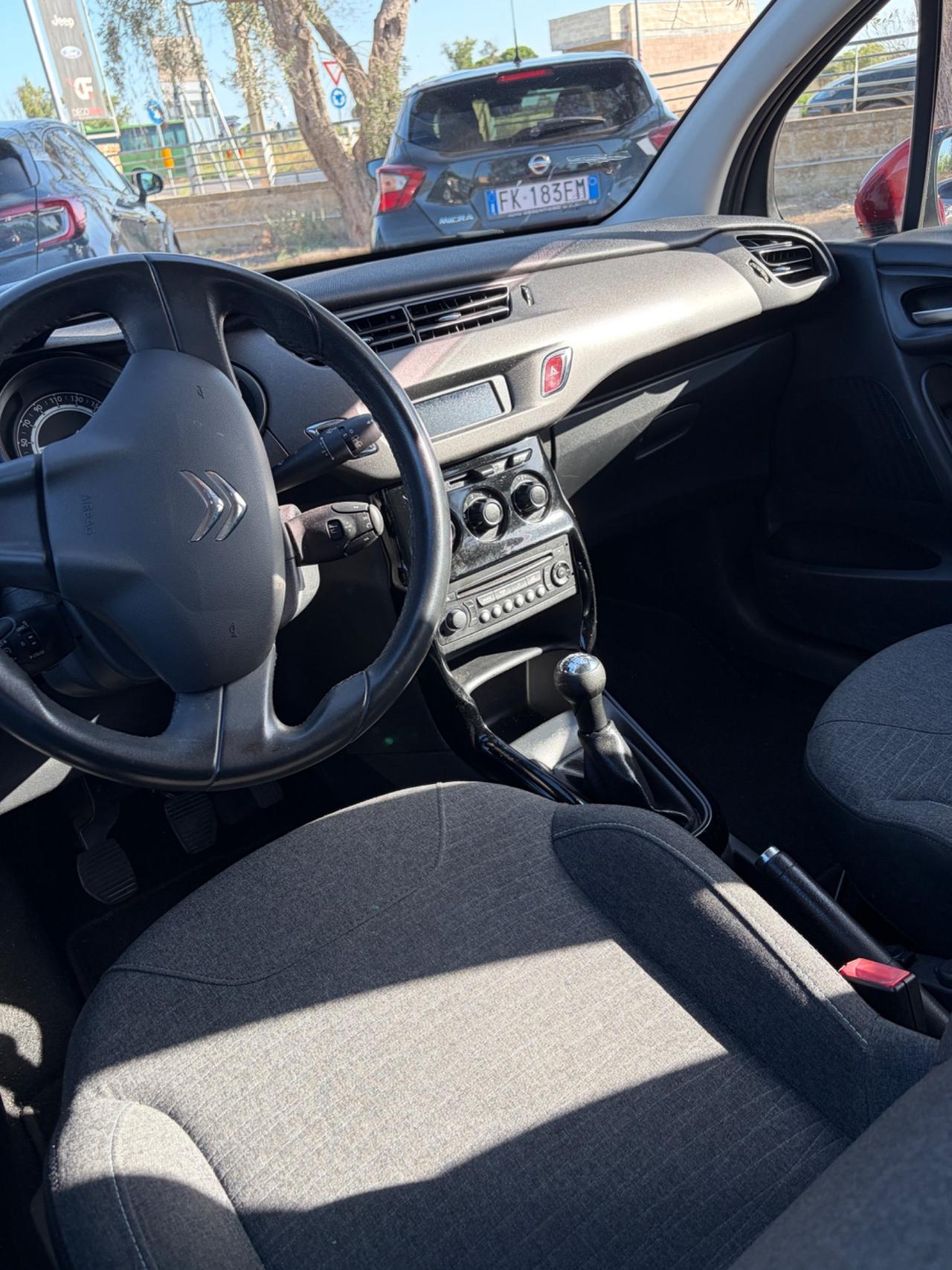 Citroen C3 Ecxlusive xfetta con soli 100000 Km !!!