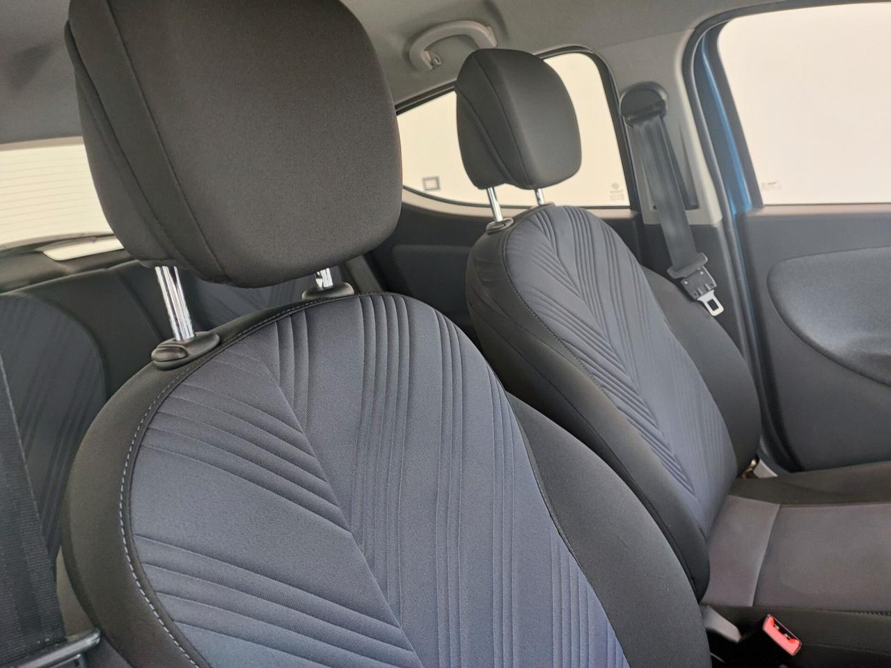 Lancia Ypsilon 1.0 FireFly 5 porte S&S Hybrid UnYca