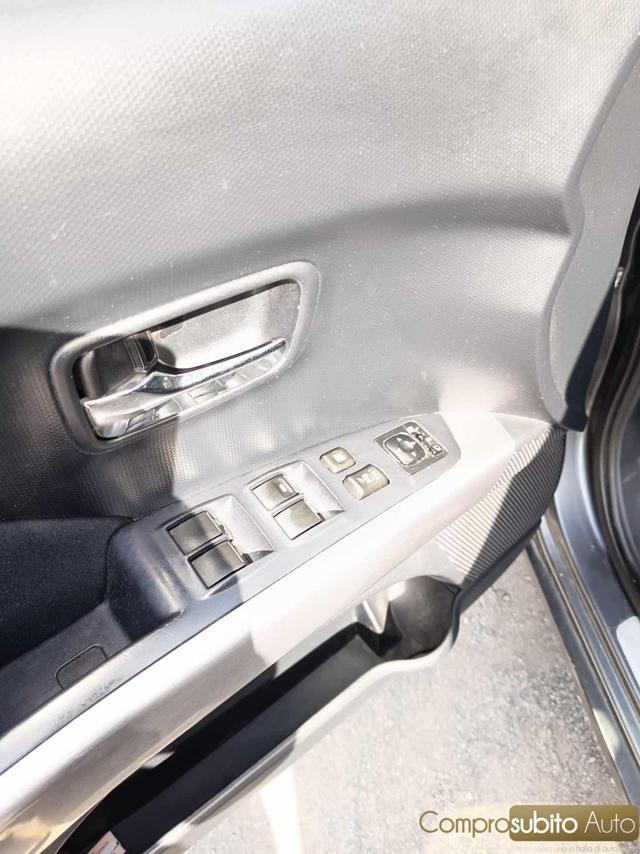 MITSUBISHI Outlander 2.0 DI-D Instyle 7 p.ti DPF