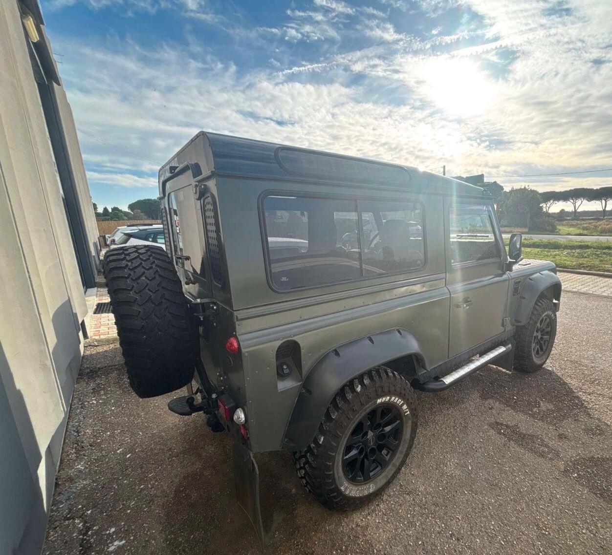 Land Rover Defender 90 2.5 Td5 Station Wagon County