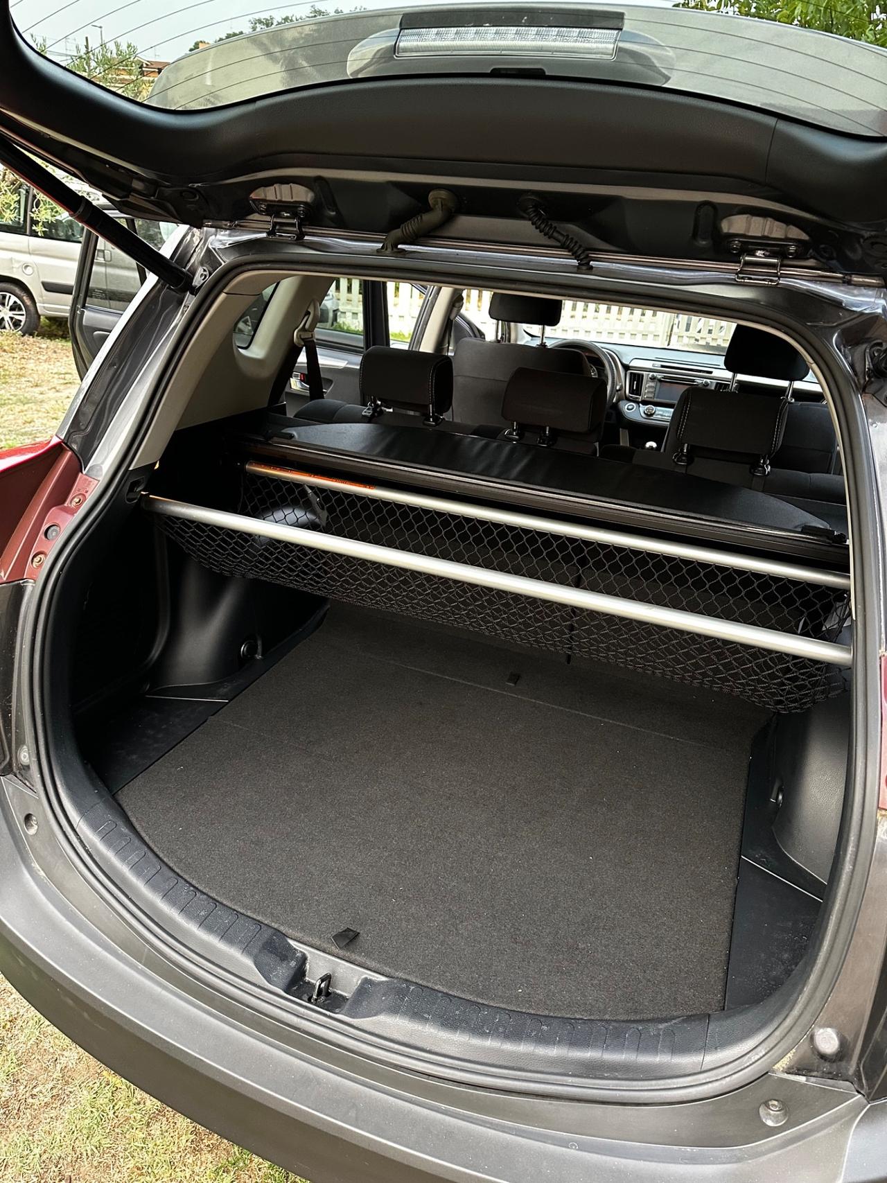 Toyota RAV 4 RAV4 2.0 D-4D 2WD Style White Ed.